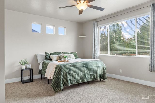 937 Silver Springs St, Middleton, ID 83644
