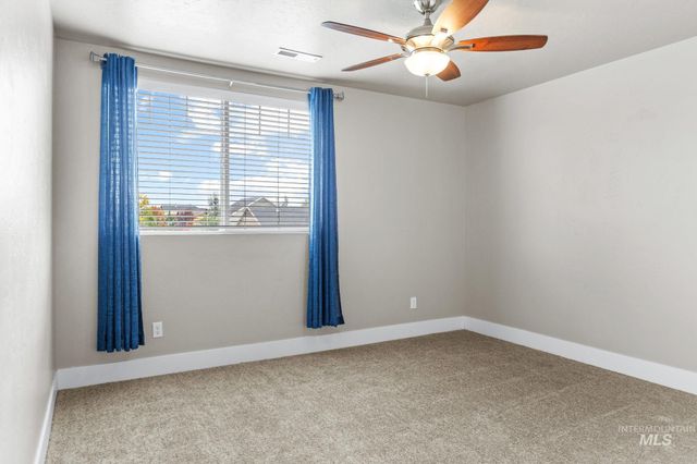 937 Silver Springs St, Middleton, ID 83644