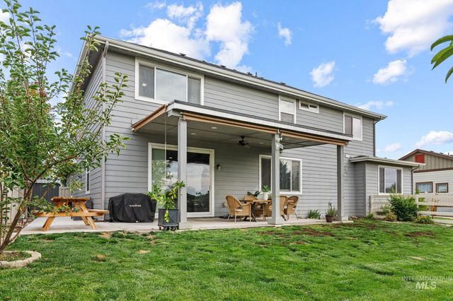 937 Silver Springs St, Middleton, ID 83644