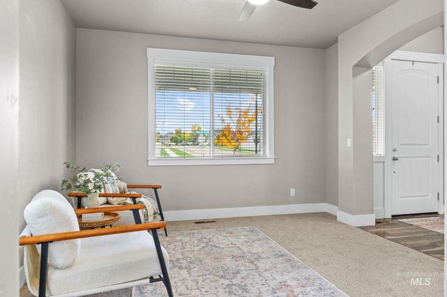 937 Silver Springs St, Middleton, ID 83644