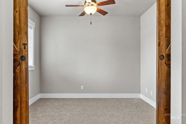 937 Silver Springs St, Middleton, ID 83644