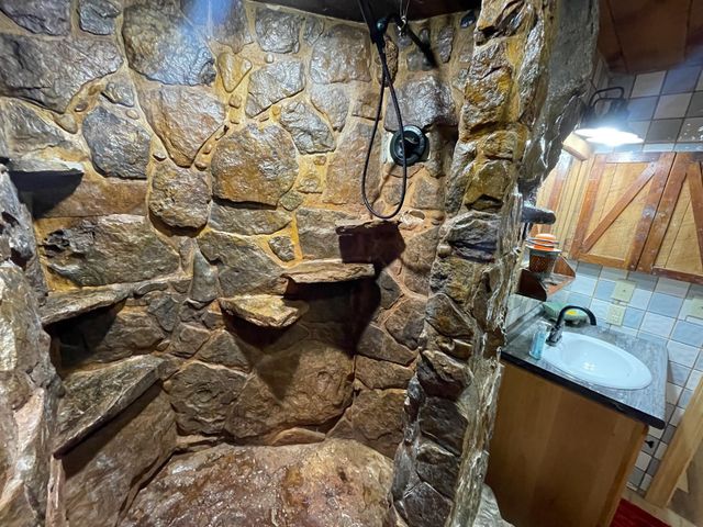 70 Gum Branch Rd, Jamestown, TN 38556