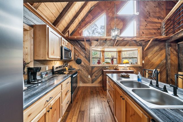 70 Gum Branch Rd, Jamestown, TN 38556