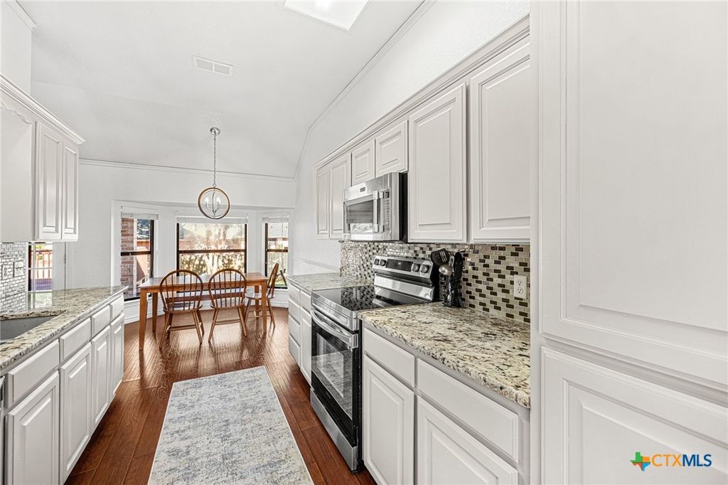 Image 12 of property listing at 1705 Lynx Circle, Harker Heights, TX 76548