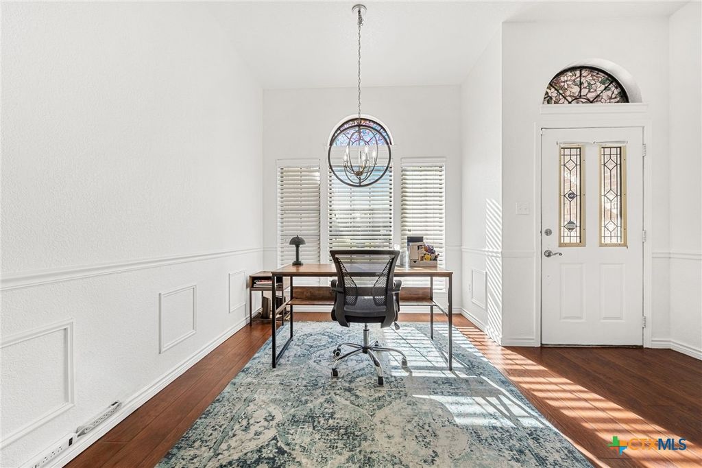 Image 5 of property listing at 1705 Lynx Circle, Harker Heights, TX 76548