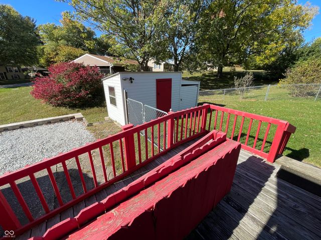 312 S Poplar Court, Ellettsville, IN 47429
