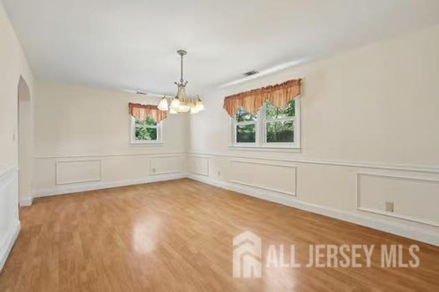 219 W 1st Street, Edison, NJ 08820