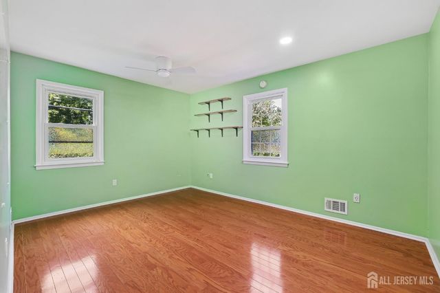219 W 1st Street, Edison, NJ 08820