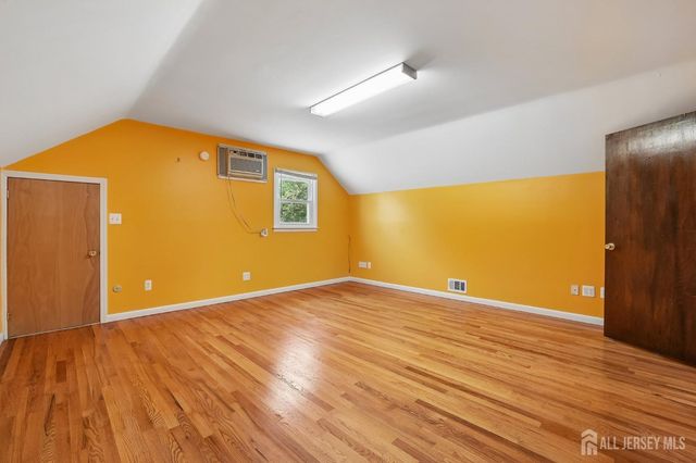 219 W 1st Street, Edison, NJ 08820