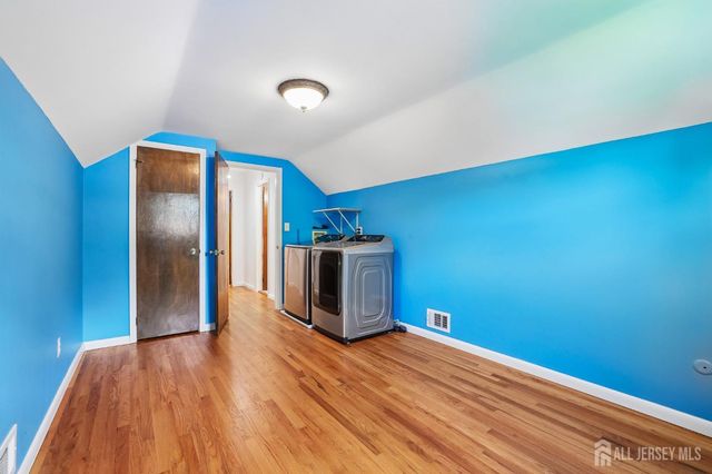 219 W 1st Street, Edison, NJ 08820