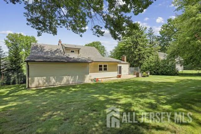 219 W 1st Street, Edison, NJ 08820