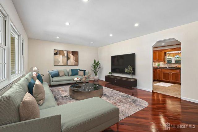 219 W 1st Street, Edison, NJ 08820