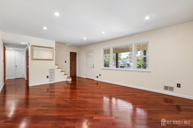 219 W 1st Street, Edison, NJ 08820