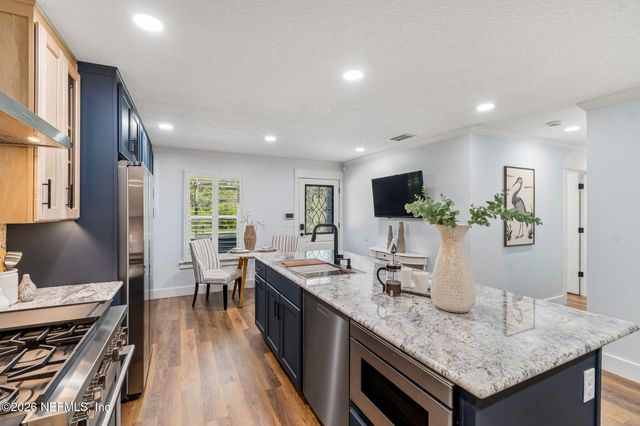 140 PIONEER Trail, Green Cove Springs, FL 32043