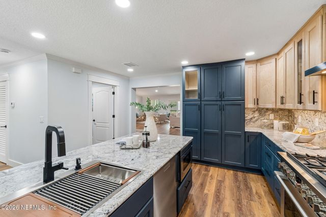 140 PIONEER Trail, Green Cove Springs, FL 32043