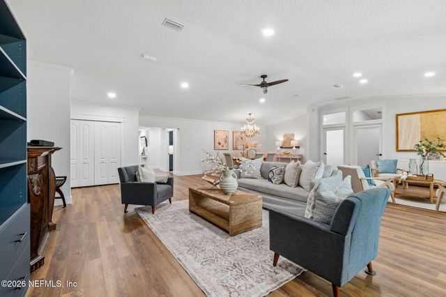 140 PIONEER Trail, Green Cove Springs, FL 32043