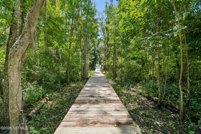 140 PIONEER Trail, Green Cove Springs, FL 32043