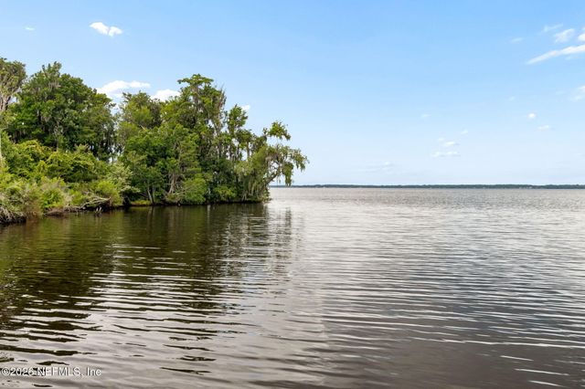140 PIONEER Trail, Green Cove Springs, FL 32043