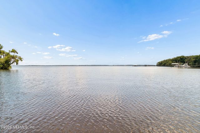 140 PIONEER Trail, Green Cove Springs, FL 32043
