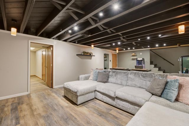 9830 W Hardtner Ave, Wichita, KS 67212