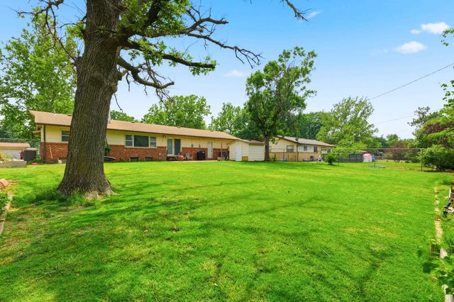 9830 W Hardtner Ave, Wichita, KS 67212