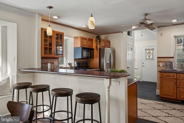 132 LINWOOD AVE, Ardmore, PA 19003