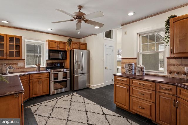 132 LINWOOD AVE, Ardmore, PA 19003