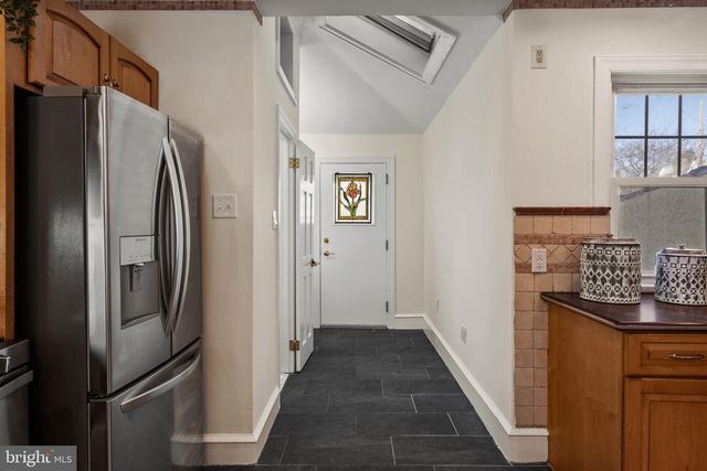 132 LINWOOD AVE, Ardmore, PA 19003