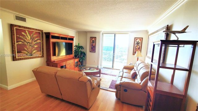 900 SW 8th Street 1501, Miami, FL 33130