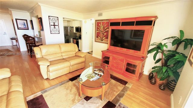 900 SW 8th Street 1501, Miami, FL 33130