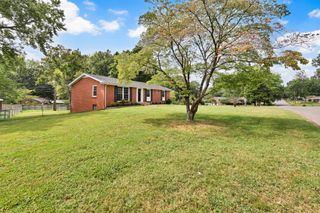 123 Maxwell Dr, Clarksville, TN 37043