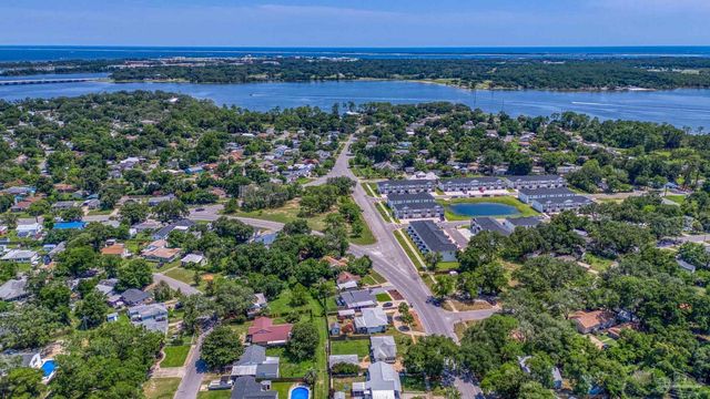 400 Sunset Ave, Pensacola, FL 32507