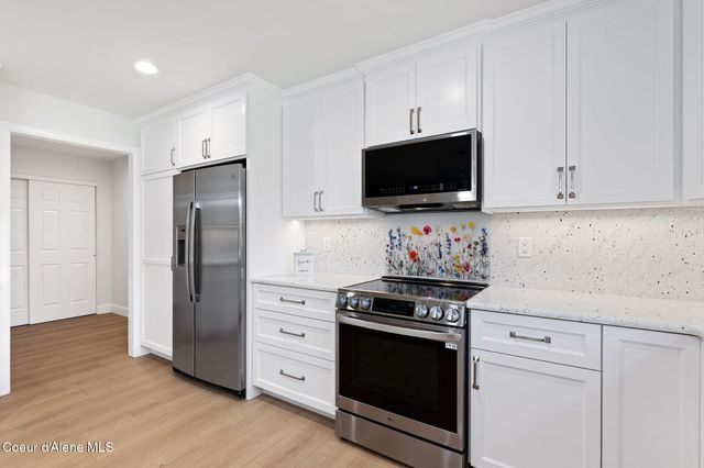6672 N 4th ST, Dalton Gardens, ID 83815