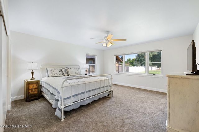 6672 N 4th ST, Dalton Gardens, ID 83815
