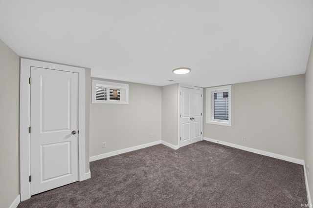 1037 N Twyckenham Drive, South Bend, IN 46617