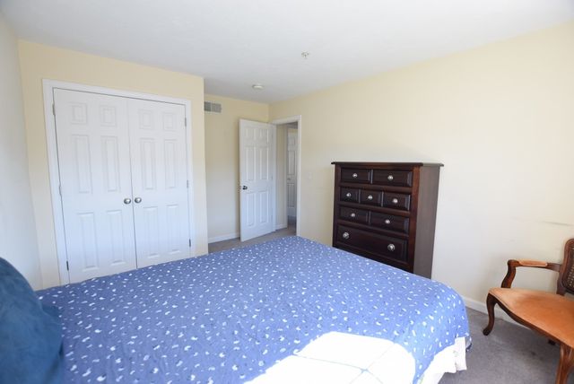 1975 Middlesex St 28, Lowell, MA 01851