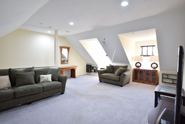 1975 Middlesex St 28, Lowell, MA 01851