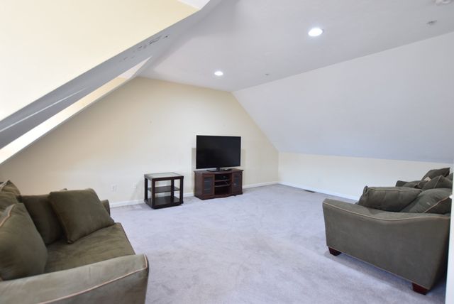 1975 Middlesex St 28, Lowell, MA 01851