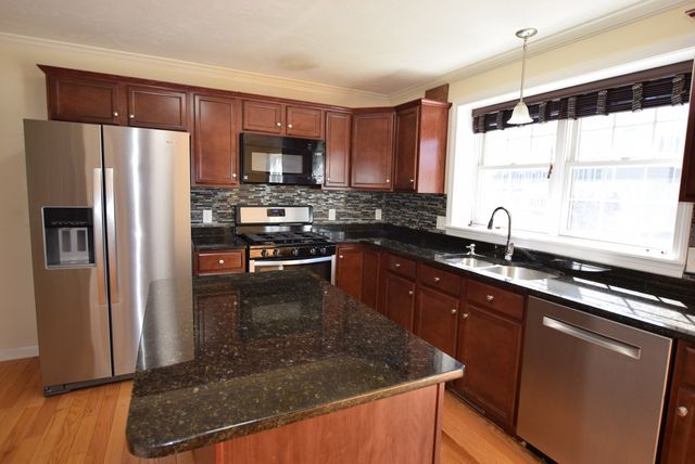 1975 Middlesex St 28, Lowell, MA 01851