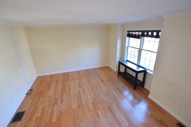 1975 Middlesex St 28, Lowell, MA 01851