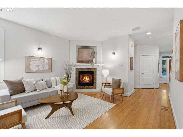9490 Sw 153RD Ave, Beaverton, OR 97007