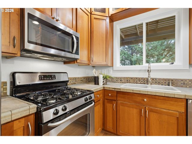 9490 Sw 153RD Ave, Beaverton, OR 97007