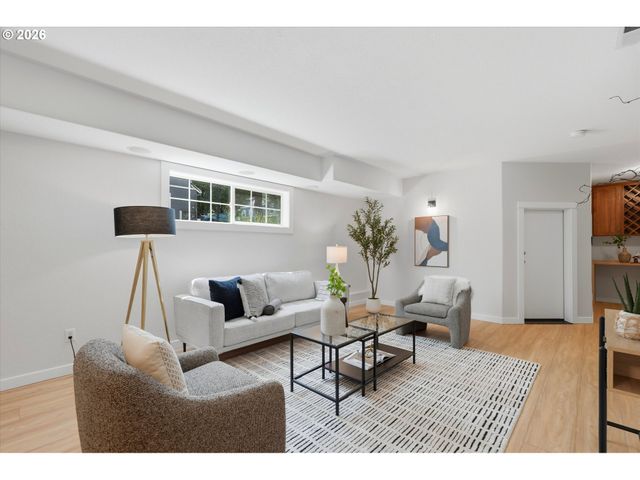 9490 Sw 153RD Ave, Beaverton, OR 97007