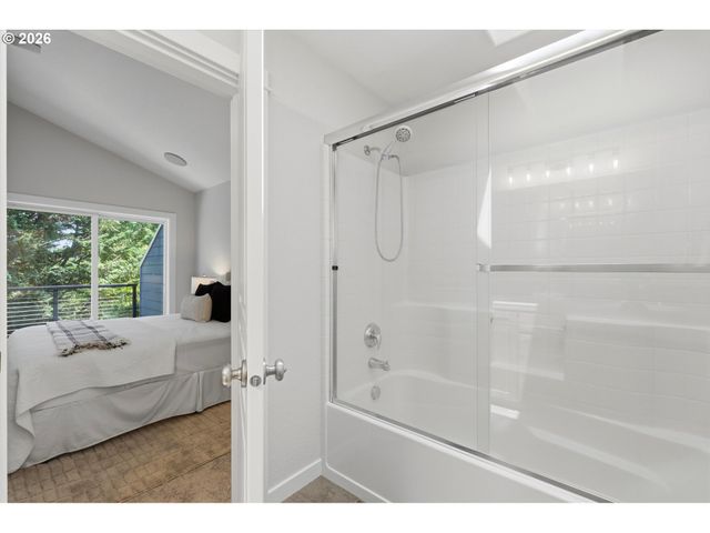 9490 Sw 153RD Ave, Beaverton, OR 97007