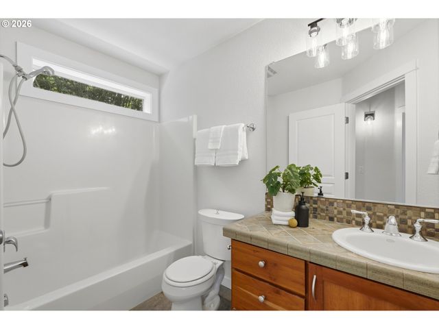 9490 Sw 153RD Ave, Beaverton, OR 97007