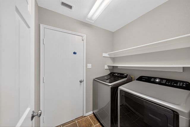 514 Noah Lane, Lindale, TX 75771