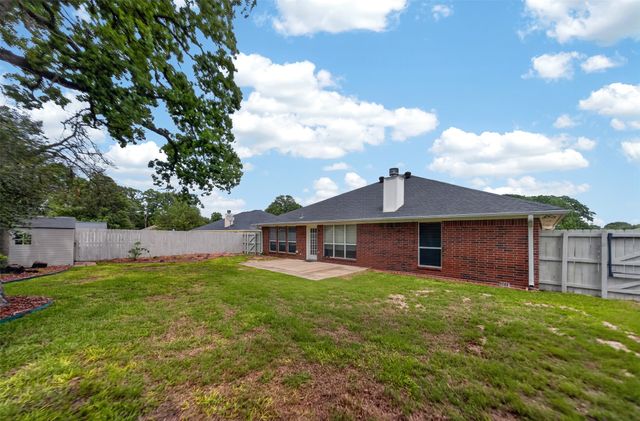 514 Noah Lane, Lindale, TX 75771