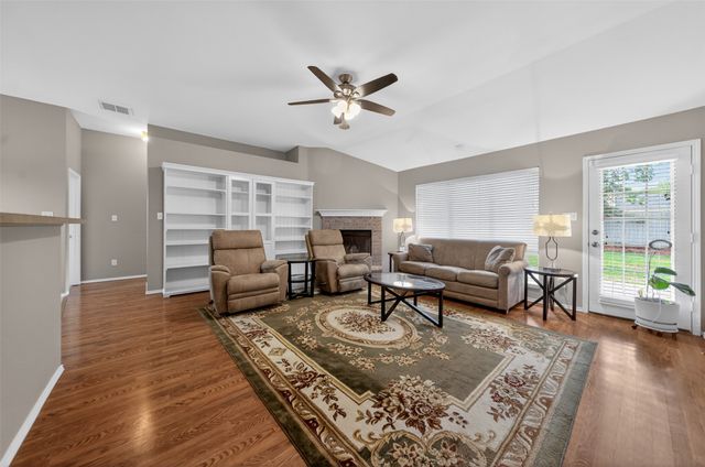 514 Noah Lane, Lindale, TX 75771