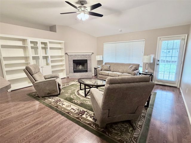 514 Noah Lane, Lindale, TX 75771