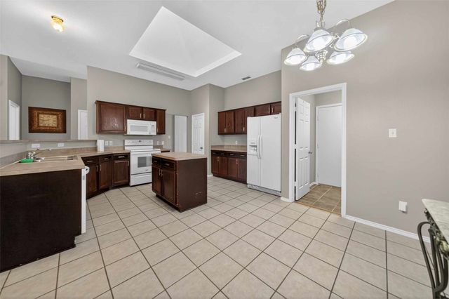 514 Noah Lane, Lindale, TX 75771